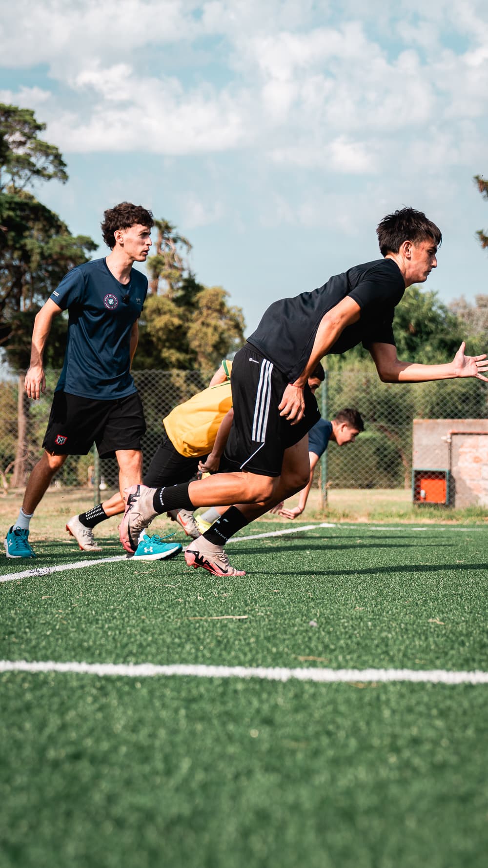 Manuel March entrenando a un atleta